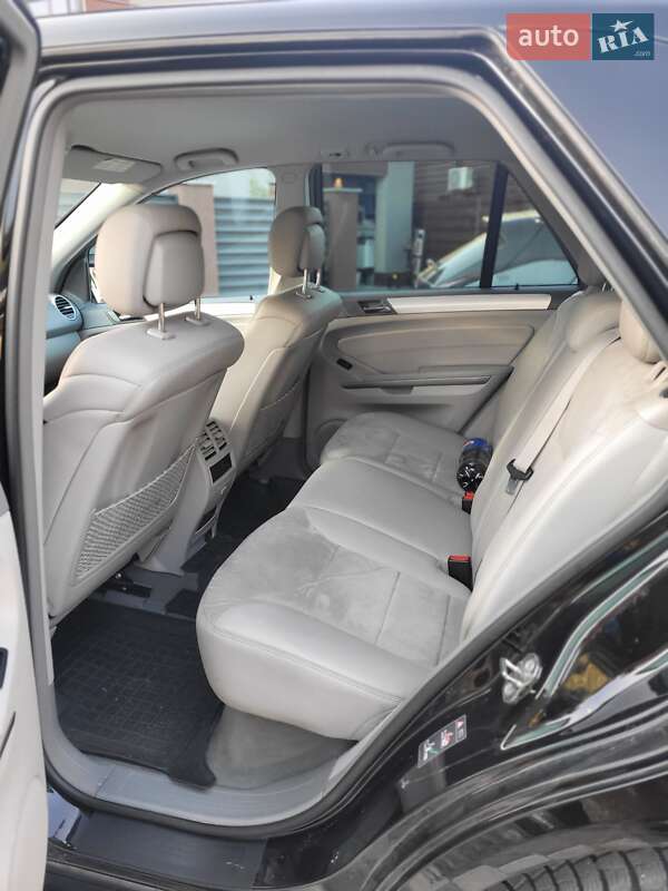 Позашляховик / Кросовер Mercedes-Benz M-Class 2010 в Черкасах