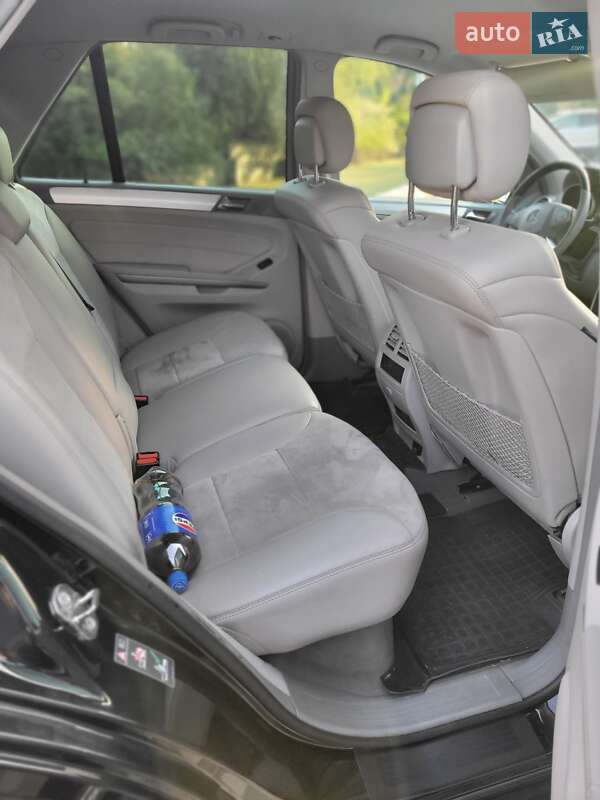 Позашляховик / Кросовер Mercedes-Benz M-Class 2010 в Черкасах