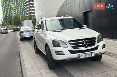 Внедорожник / Кроссовер Mercedes-Benz M-Class 2011 в 