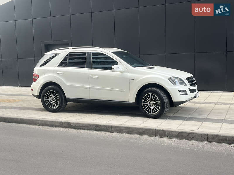 Mercedes-Benz M-Class 2011