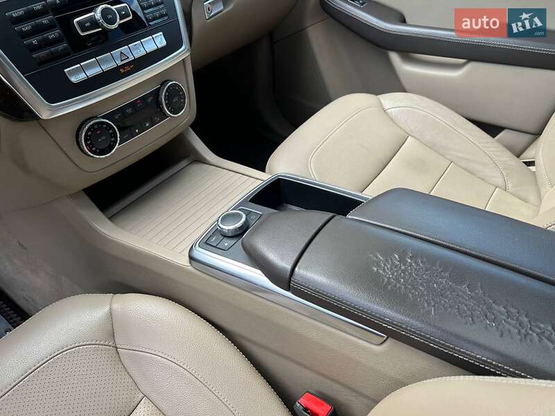 Внедорожник / Кроссовер Mercedes-Benz M-Class 2014 в Киеве