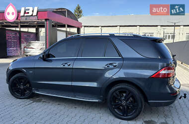 Внедорожник / Кроссовер Mercedes-Benz M-Class 2012 в 