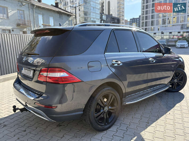 Позашляховик / Кросовер Mercedes-Benz M-Class 2012 в Львові