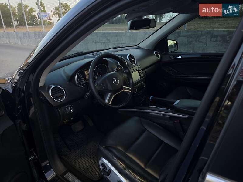 Позашляховик / Кросовер Mercedes-Benz M-Class 2010 в Первомайську