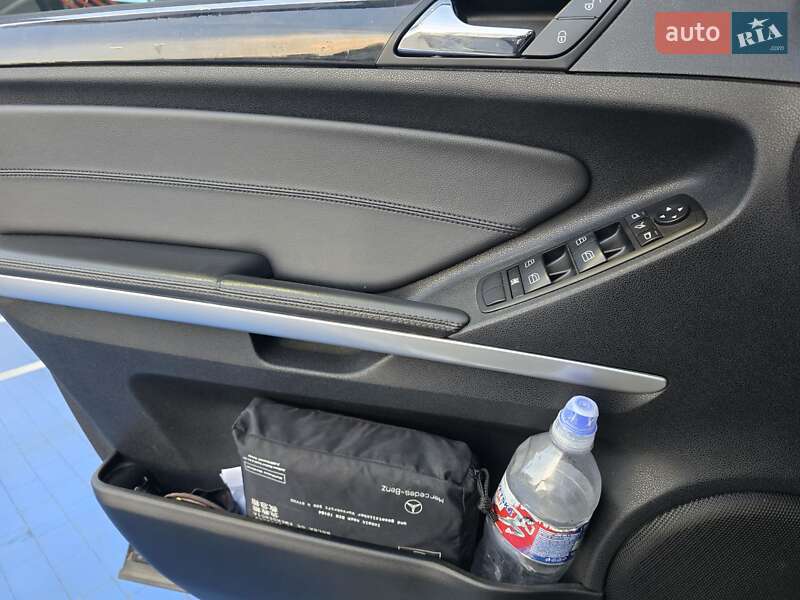 Позашляховик / Кросовер Mercedes-Benz M-Class 2010 в Первомайську