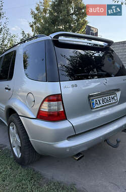 Позашляховик / Кросовер Mercedes-Benz M-Class 2004 в 