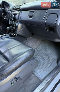 Позашляховик / Кросовер Mercedes-Benz M-Class 2004 в 