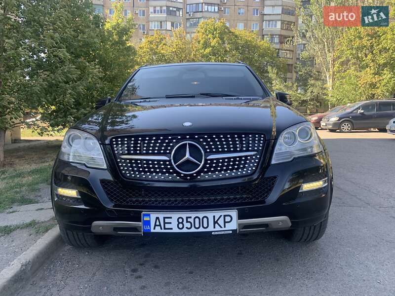 Позашляховик / Кросовер Mercedes-Benz M-Class 2010 в 