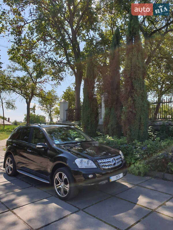Mercedes-Benz M-Class 2006