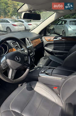 Внедорожник / Кроссовер Mercedes-Benz M-Class 2011 в 
