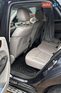 Позашляховик / Кросовер Mercedes-Benz M-Class 2014 в 