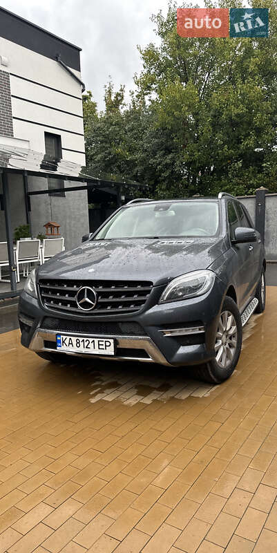 Позашляховик / Кросовер Mercedes-Benz M-Class 2014 в 