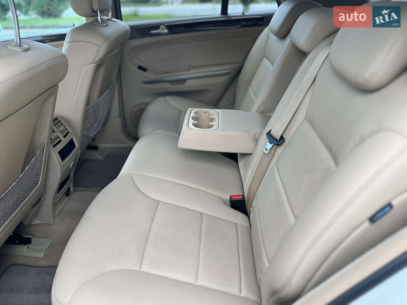 Внедорожник / Кроссовер Mercedes-Benz M-Class 2011 в Дубно