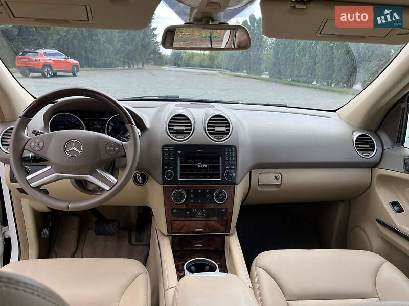 Внедорожник / Кроссовер Mercedes-Benz M-Class 2011 в Дубно