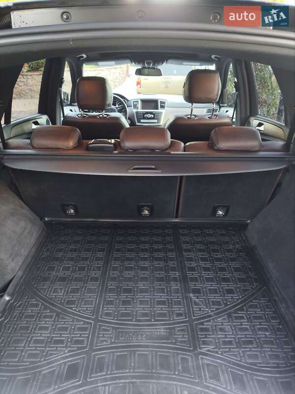 Внедорожник / Кроссовер Mercedes-Benz M-Class 2013 в Киеве