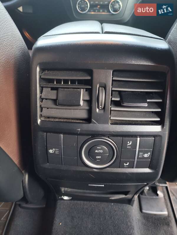 Внедорожник / Кроссовер Mercedes-Benz M-Class 2013 в Киеве