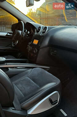 Внедорожник / Кроссовер Mercedes-Benz M-Class 2010 в 