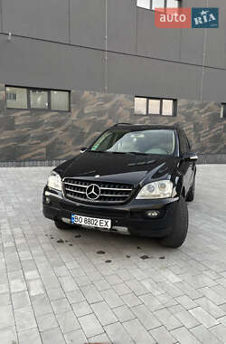 Внедорожник / Кроссовер Mercedes-Benz M-Class 2005 в 