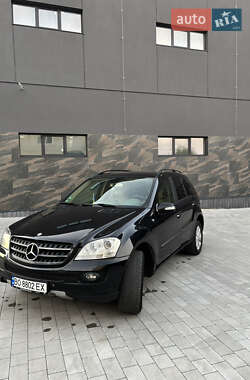 Внедорожник / Кроссовер Mercedes-Benz M-Class 2005 в 
