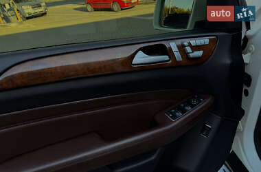 Позашляховик / Кросовер Mercedes-Benz M-Class 2013 в 