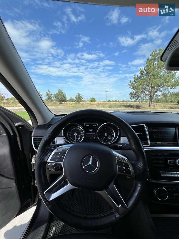 Позашляховик / Кросовер Mercedes-Benz M-Class 2013 в Камені-Каширському