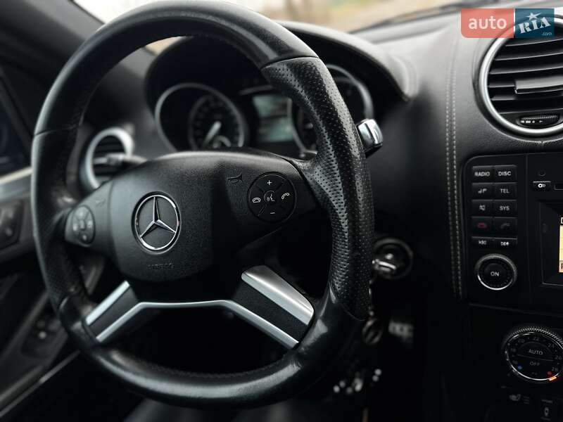Позашляховик / Кросовер Mercedes-Benz M-Class 2010 в Кривому Розі