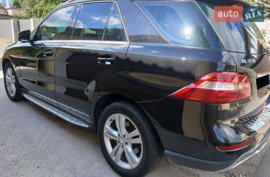 Позашляховик / Кросовер Mercedes-Benz M-Class 2014 в 