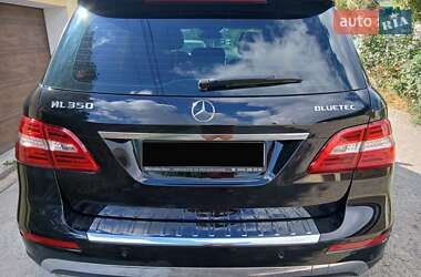 Позашляховик / Кросовер Mercedes-Benz M-Class 2014 в 