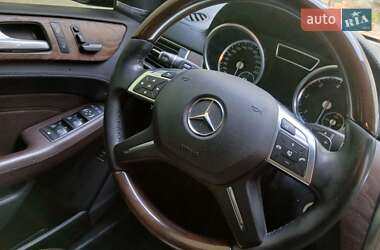Позашляховик / Кросовер Mercedes-Benz M-Class 2014 в 