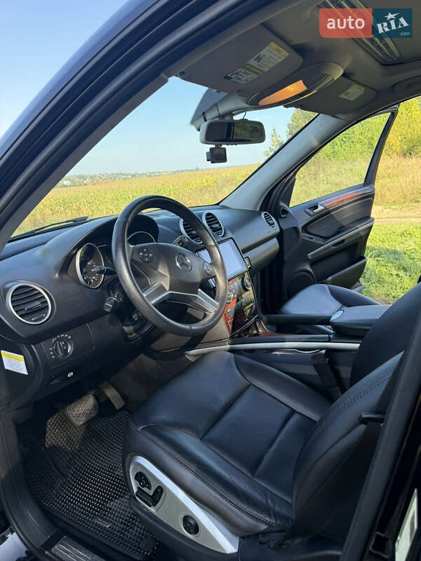 Внедорожник / Кроссовер Mercedes-Benz M-Class 2011 в Куликове