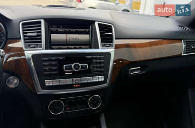 Внедорожник / Кроссовер Mercedes-Benz M-Class 2013 в 