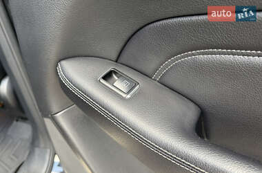 Внедорожник / Кроссовер Mercedes-Benz M-Class 2013 в 