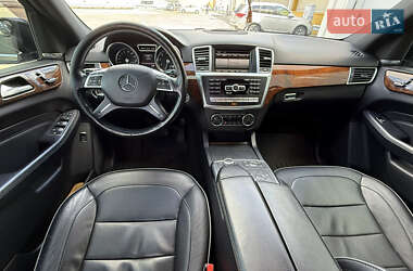 Внедорожник / Кроссовер Mercedes-Benz M-Class 2013 в 