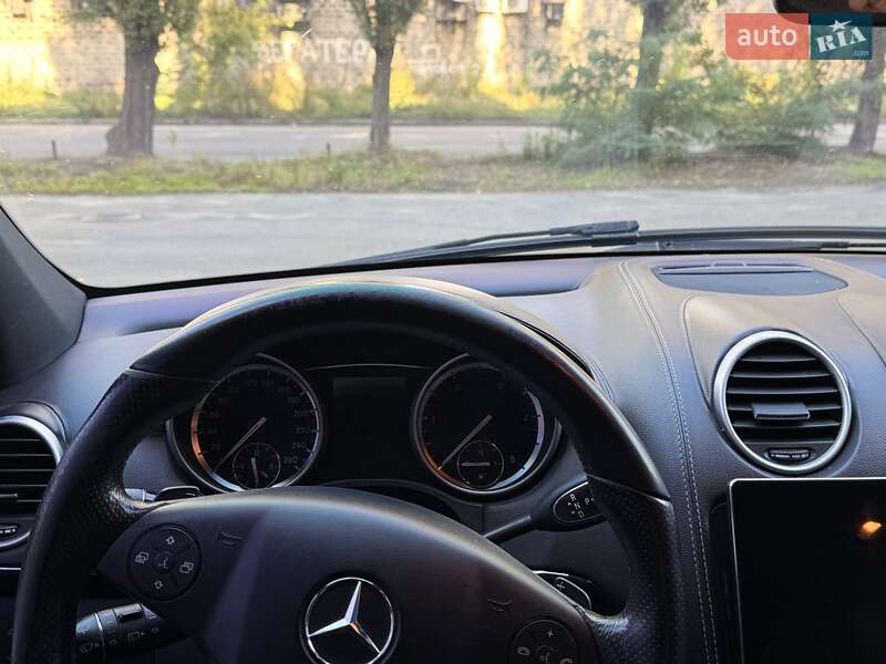 Позашляховик / Кросовер Mercedes-Benz M-Class 2011 в Києві
