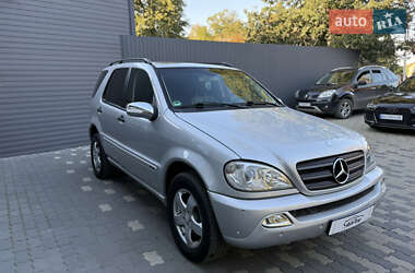 Внедорожник / Кроссовер Mercedes-Benz M-Class 2001 в 