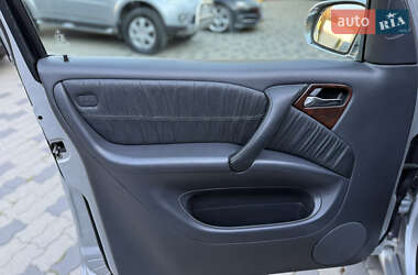Внедорожник / Кроссовер Mercedes-Benz M-Class 2001 в 
