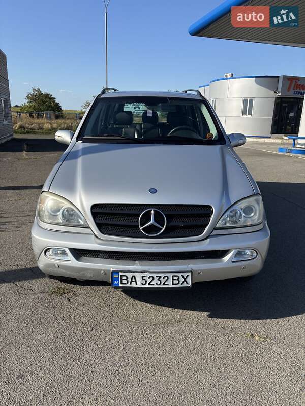 Внедорожник / Кроссовер Mercedes-Benz M-Class 2004 в 