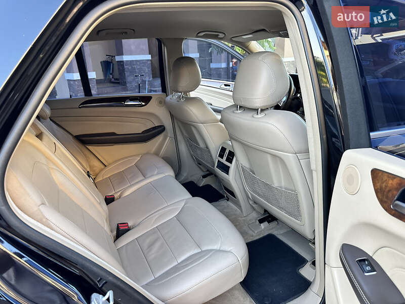 Внедорожник / Кроссовер Mercedes-Benz M-Class 2015 в Броварах