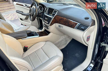 Внедорожник / Кроссовер Mercedes-Benz M-Class 2015 в 