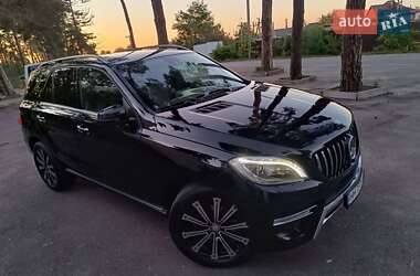 Позашляховик / Кросовер Mercedes-Benz M-Class 2014 в 