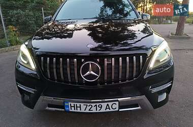 Позашляховик / Кросовер Mercedes-Benz M-Class 2014 в 