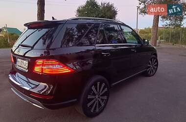 Позашляховик / Кросовер Mercedes-Benz M-Class 2014 в 