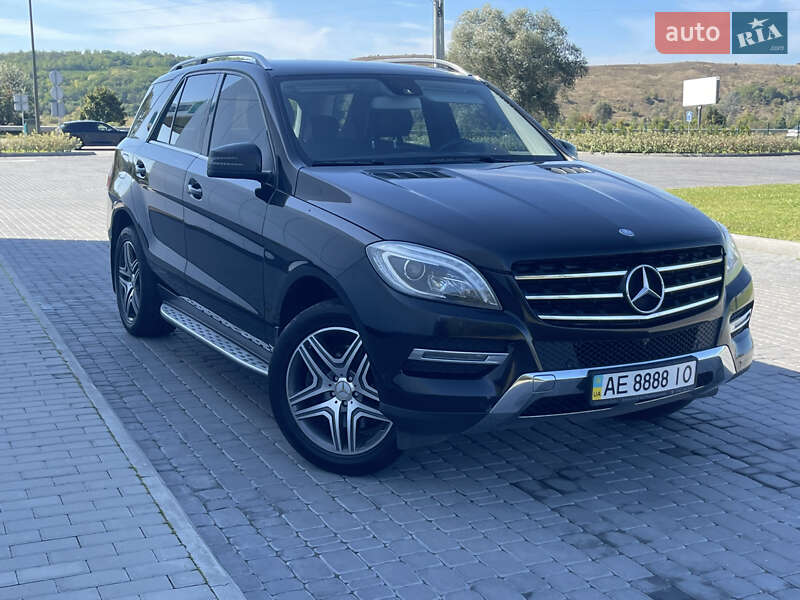 Внедорожник / Кроссовер Mercedes-Benz M-Class 2013 в 