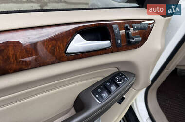 Внедорожник / Кроссовер Mercedes-Benz M-Class 2013 в 