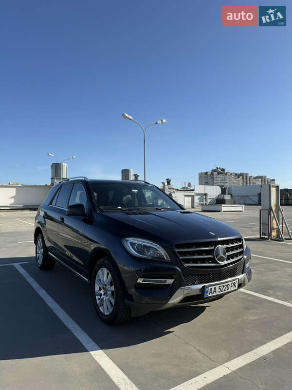 Позашляховик / Кросовер Mercedes-Benz M-Class 2013 в 