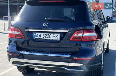Позашляховик / Кросовер Mercedes-Benz M-Class 2013 в 