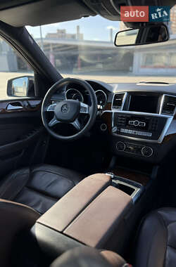 Позашляховик / Кросовер Mercedes-Benz M-Class 2013 в 