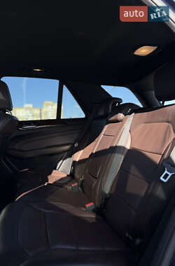 Позашляховик / Кросовер Mercedes-Benz M-Class 2013 в 