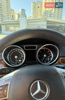 Позашляховик / Кросовер Mercedes-Benz M-Class 2013 в 