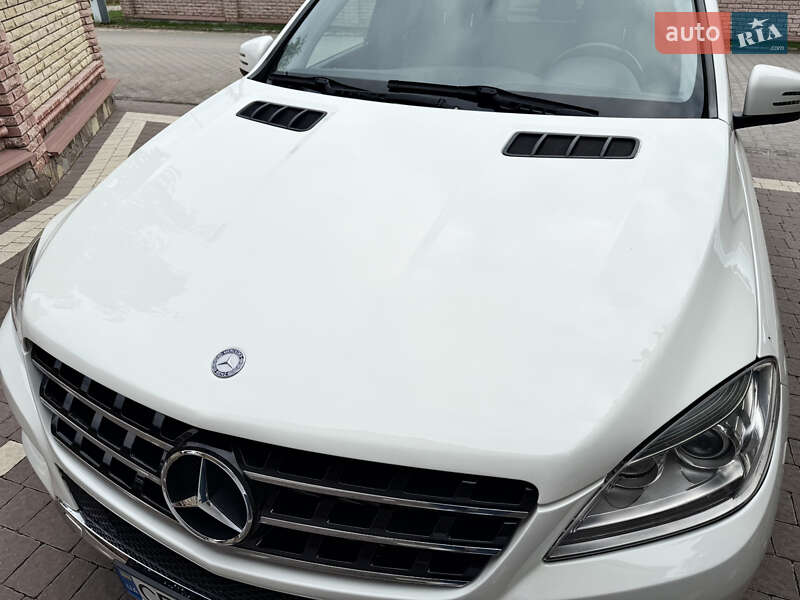 Внедорожник / Кроссовер Mercedes-Benz M-Class 2013 в Черновцах
